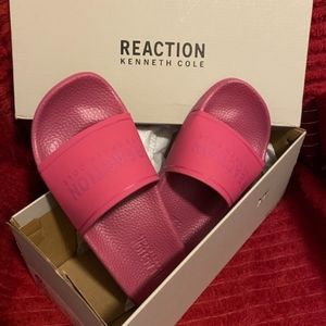 Kenneth Cole Setia Slides Fuchsia